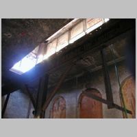 GRAVEL_PLACE-inside-frame-support-below-angle.jpg