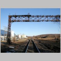 GRAVEL_PLACE-west-gantry-left.jpg
