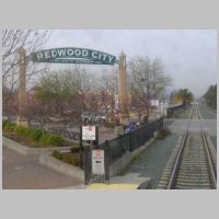 Caltrain_Redwood-City-sign.jpg