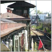 E-180TH-upper-nb-side-far+relay-house-zoom.jpg