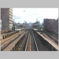 MNRR_125th-St-Sta-sb+blimp.jpg