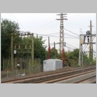 LIRR_Main-Line-sig-3x-hut+power-supply-angle+wb-gantry-south-upright.jpg