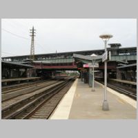 LIRR_Woodside-center-island-wb.jpg