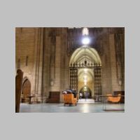 Pittsburgh_Pitt-Cath-of-L-common-room-entrance.jpg