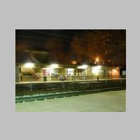 SEPTA_Paoli-Sta-wb-shelter-night.jpg