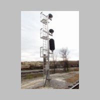 CSX_BTSub-CURTIS-BAY-JCT-new-eb-tk4-mast-rear-angle.jpg