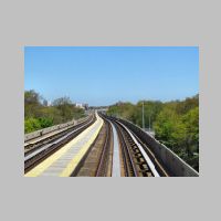 Air-Train_Jamaica-Line-nb-Van-Wyck-109th-St.jpg