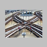 AirTrain_Howard-Beach-Int-xover-eb-close.jpg