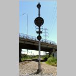 CSX_Philly-Sub-ELISMERE-JCT-wb-CPL-mast-close.jpg