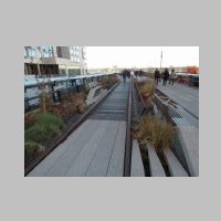 NYC_High-Line-30th-St-walkable-trackbed.jpg