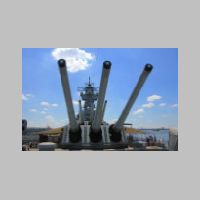 BB62-fore-turrents-front-backlit.jpg