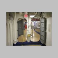 BB62-mess-double-door-in.jpg