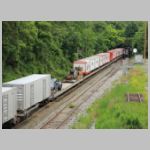 CSX_BTSub-HUNTINGDON-AVE-eb-masts+RBBX-trailers-far.jpg