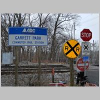 MARC_Garrett-Park-Sta-xing-signs-nwd.jpg