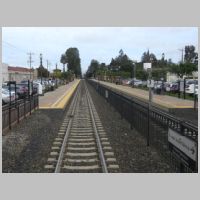 Caltrain_Burlingame-Sta-platforms-nb.jpg