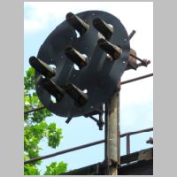 PRR_Main-Line-Signal-3326-eb-tk2-sig-head-angle-zoom.jpg