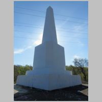 BO_Thomas-Viaduct-obelisk-close-nwwd-backlit.jpg