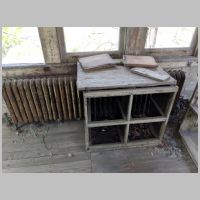 FC-upper-inside-front-radiator+small-desk.jpg