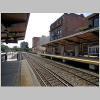 Amt_Meriden-Sta-se-platforms-sb.jpg