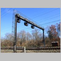 Amt_GROVE-sb-gantry-rear-side-angle+hut.jpg