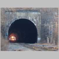 CP-64-east-sw+tunnel-zoom+train-far.jpg