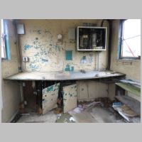LEAMAN-inside-rear-wall.jpg