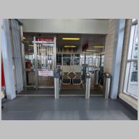 PATCO_Haddonfield-Sta-elevator-faregates-inside.jpg