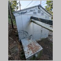 Amt_ROY-old-hut-eb-side+cabinet-cableway+bat-box-angle.jpg