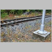 GRS_Freight-Main_Sig-K294-eb-mast-base-op-angle+IRJs-close.jpg