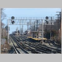 QUEENS-wb-gantrylever-rear+22E+21E-peds-rear+213sw+221sw-zoom.jpg