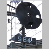 PRR_Main-Line-Signal-964-eb-tk2-lower-head-op-angle-wide-close.jpg
