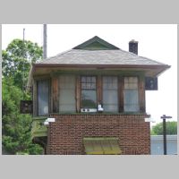 DENVILLE-eb-side-upper.jpg