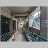 Amt_Fredericksburg-Sta-tk3-plat-ramps-south-end-sb.jpg