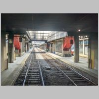 Amt_WAS-tks24+25-nb+platform-esclators-rear-far.jpg