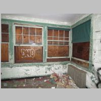 FB-inside-operators-floor-nw-corner-flash.jpg