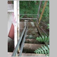 FB-stairs-lower-landing-downward-close.jpg