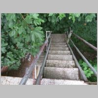 FB-stairs-upper-landing-downward.jpg