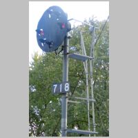 PRR_Main-Line-Signal-718-tk2-mast-upper-angle.jpg