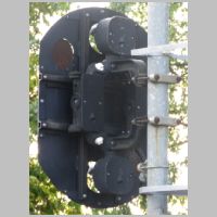 PRR_Main-Line-Signal-815-tk1-wb-mast-lower-head-rear-angle.jpg