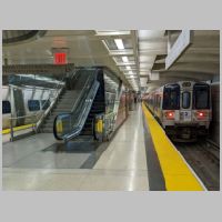 LIRR_9064+GCM-tks303-304-plat-stairway.jpg