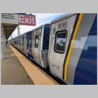 LIRR_9144+9119-Freeport.jpg