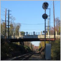 NJT_ACL-signal-A32-mast-lit-wide.jpg