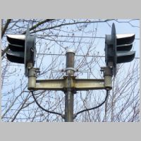 NJT_ACL-signal-A17x-mast-heads-side.jpg