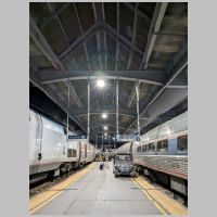 Amt_4+25036+Pittsburgh-Sta-plat+new-loc-signs-eb-night.jpg
