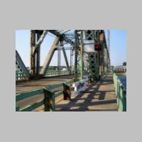 Portsmouth_Memorial-Br-east-walkway+lit-draw-lamps.jpg