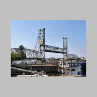 Portsmouth_Memorial-Br-rising.jpg